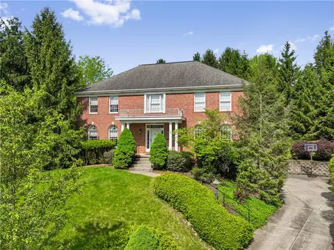 1501 Zenith Ct, Pittsburgh, PA 15241