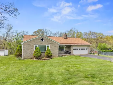110 Thorncrest Dr, Butler, PA 16002