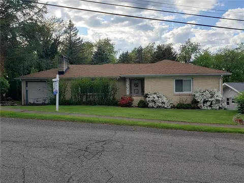 2016 Ensign Dr, Aliquippa, PA 15001