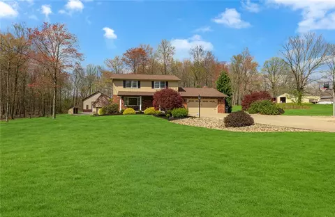 260 Mount Maple Dr, Beaver Falls, PA 15010