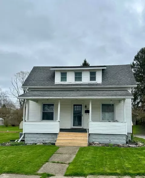 208 Franklin Pl, Grove City, PA 16127