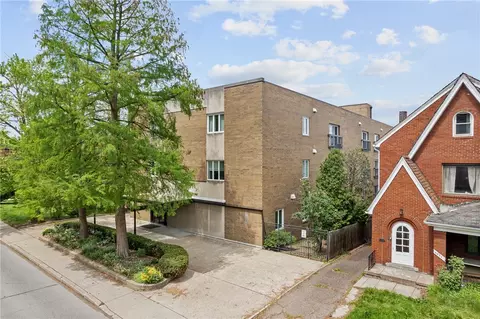 5425 5th Ave #104, Pittsburgh, PA 15232