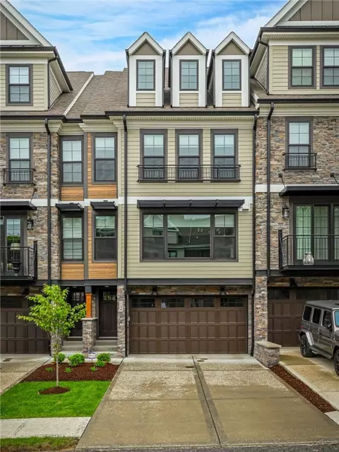 120 Enclave Dr, Mars, PA 16046