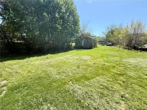 122 E 2nd Ave, Derry, PA 15627 photo 7