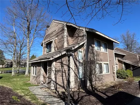 1232 Gristmill Ln, Hidden Valley, PA 15502