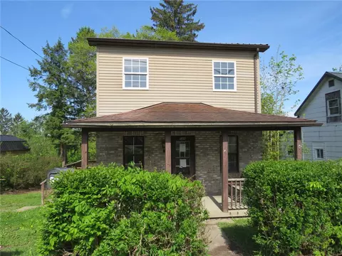 595 Amity Ridge Rd, Amity, PA 15311