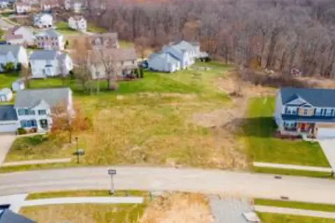213 Lochinver, Coraopolis, PA 15108