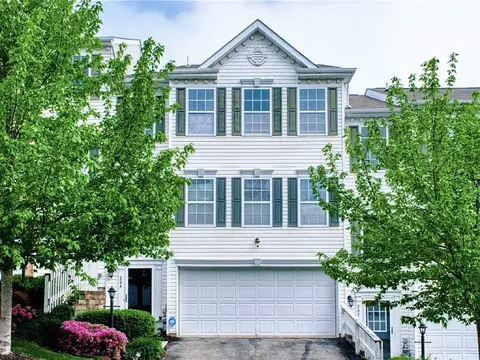 204 Ascot Ct, Coraopolis, PA 15108