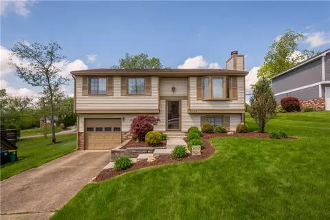 2764 Ravenwood Dr, Bridgeville, PA 15017