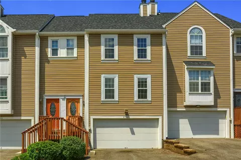 2748 Hunters Point Dr, Wexford, PA 15090