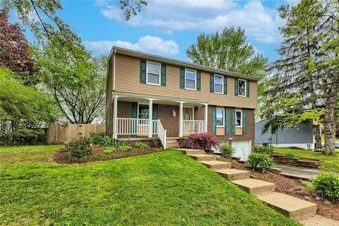 109 Skyline Dr, Pittsburgh, PA 15239