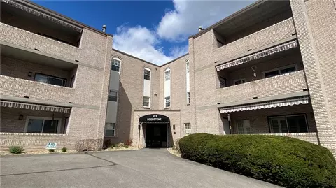 103 Woodstone #35, New Kensington, PA 15068