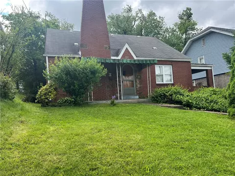 414 Argonne Dr, New Kensington, PA 15068