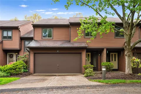 402 Forest Edge Ct, Wexford, PA 15090