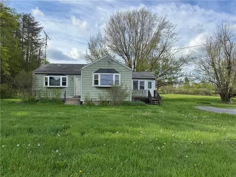 2088 Leesburg Grove City Rd, Grove City, PA 16137