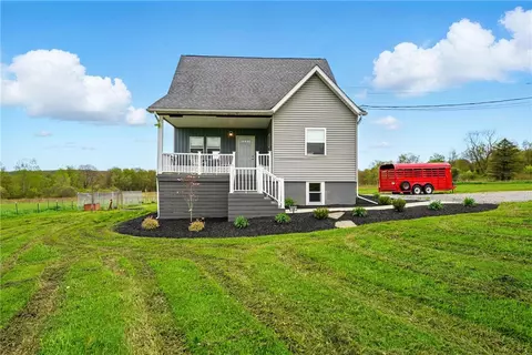 40 E Chestnut St, Fredonia, PA 16124