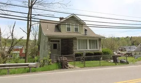 5621 Curry Rd, Pittsburgh, PA 15236