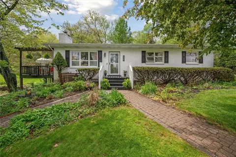 151 State Rd, Valencia, PA 16059