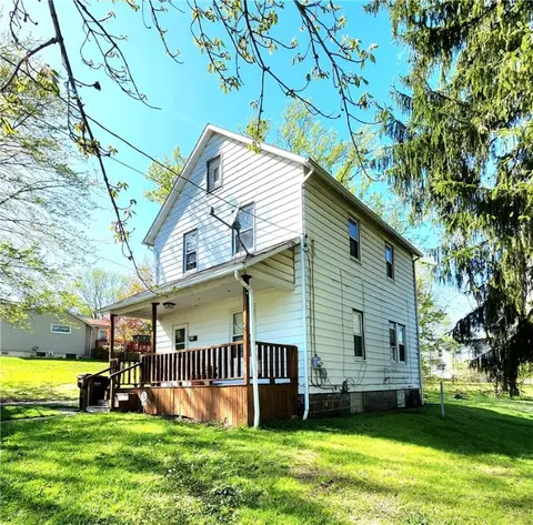 444 Curtis St, Sharon, PA 16146