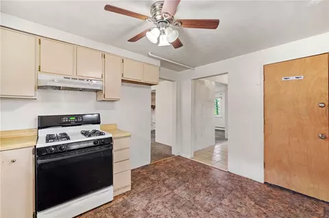 Entry Way - 209 E Meyers St, Pittsburgh, PA 15210 photo 2 of 4