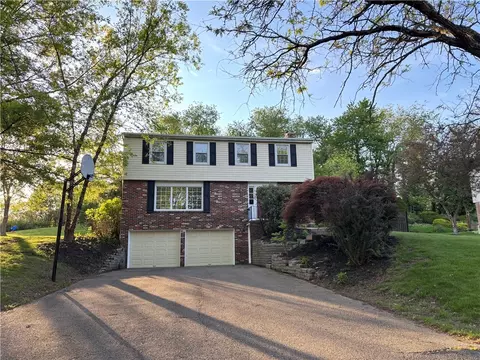 1537 Field Club Dr, Pittsburgh, PA 15237