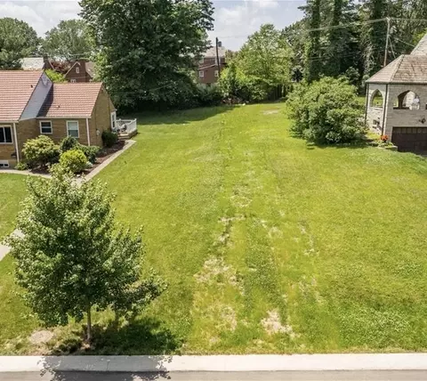 lot Firwood Dr, Mt Lebanon, PA 15243