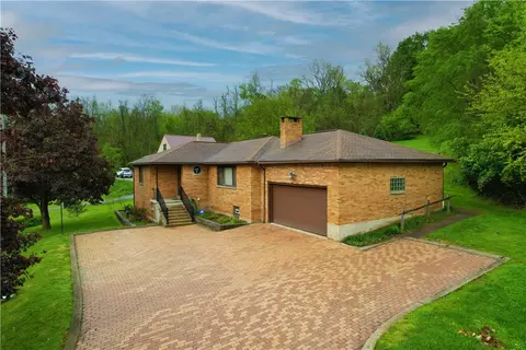 3214 Universal Rd, Pittsburgh, PA 15235