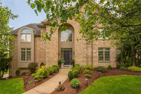 108 Windermere Ct, Canonsburg, PA 15317