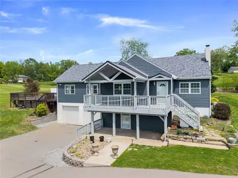 10 Chestnut Ln, Finleyville, PA 15332