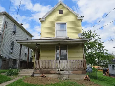 1080 Bruce St, Washington, PA 15301