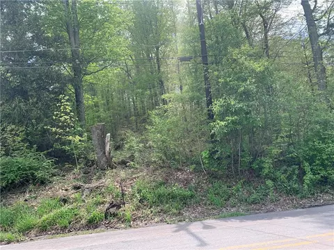 91 Lambert St, Central City, PA 15926