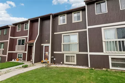 207 Parkwood Dr, Cranberry Township, PA 16066