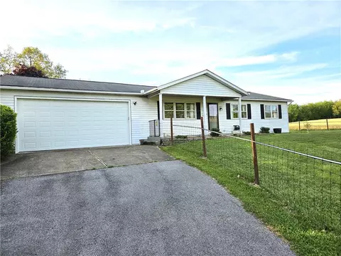 60 Apple Ln, Coral, PA 15731