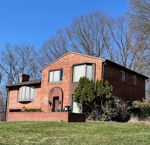 2429 Tanglewood Dr, Allison Park, PA 15101