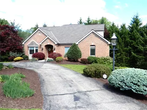 128 Thousand Oaks Dr, Pittsburgh, PA 15241