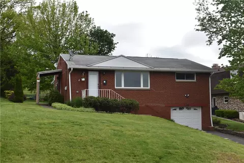 1106 Martin Dr, Canonsburg, PA 15317