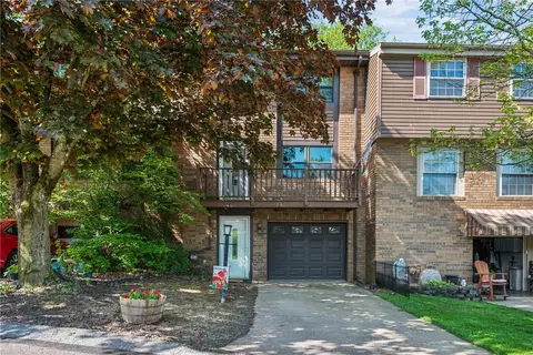 215 Sequoia Ct, Latrobe, PA 15650