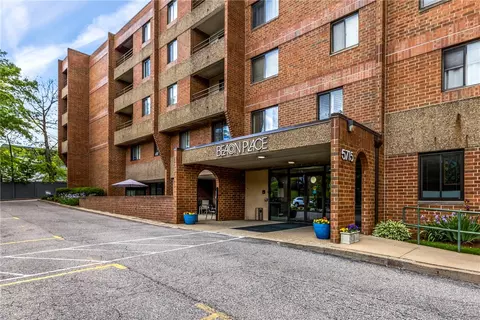 5715 Beacon St #508, Pittsburgh, PA 15217
