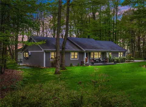139 Wenatchee Ln, Central City, PA 15926
