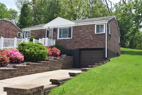 2113 Hillard Rd, Bethel Park, PA 15102