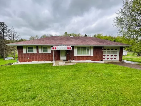 90 Dague Ln, Washington, PA 15301
