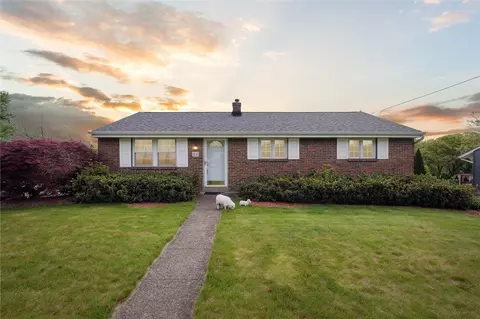 53 Maplewood Ct, Delmont, PA 15626