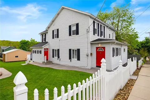 1136 2nd St, Windber, PA 15963