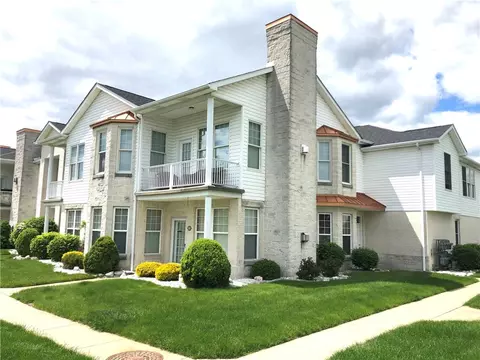 211 Adams Pointe Blvd Unit #10, Mars, PA 16046