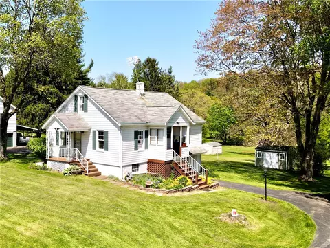 825 Saxonburg Rd, Butler, PA 16002