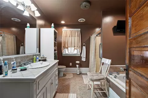 Bath - 1320 3rd St, Clairton, PA 15025 photo 2 of 3