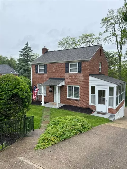 1078 Greenlawn Dr, Pittsburgh, PA 15220