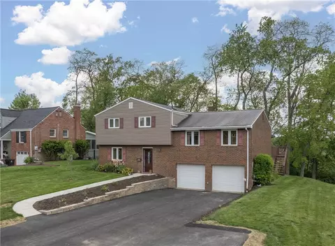 726 Galway Dr, Bethel Park, PA 15102