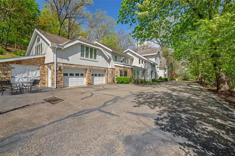 301 Hampton Rd, Pittsburgh, PA 15215