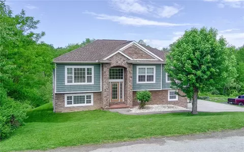 5132 Fairview Dr, Mount Pleasant, PA 15666